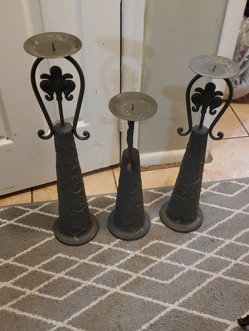 Decorative Grey Metal Fleur-de-Lis Candle Holders - Set of 3